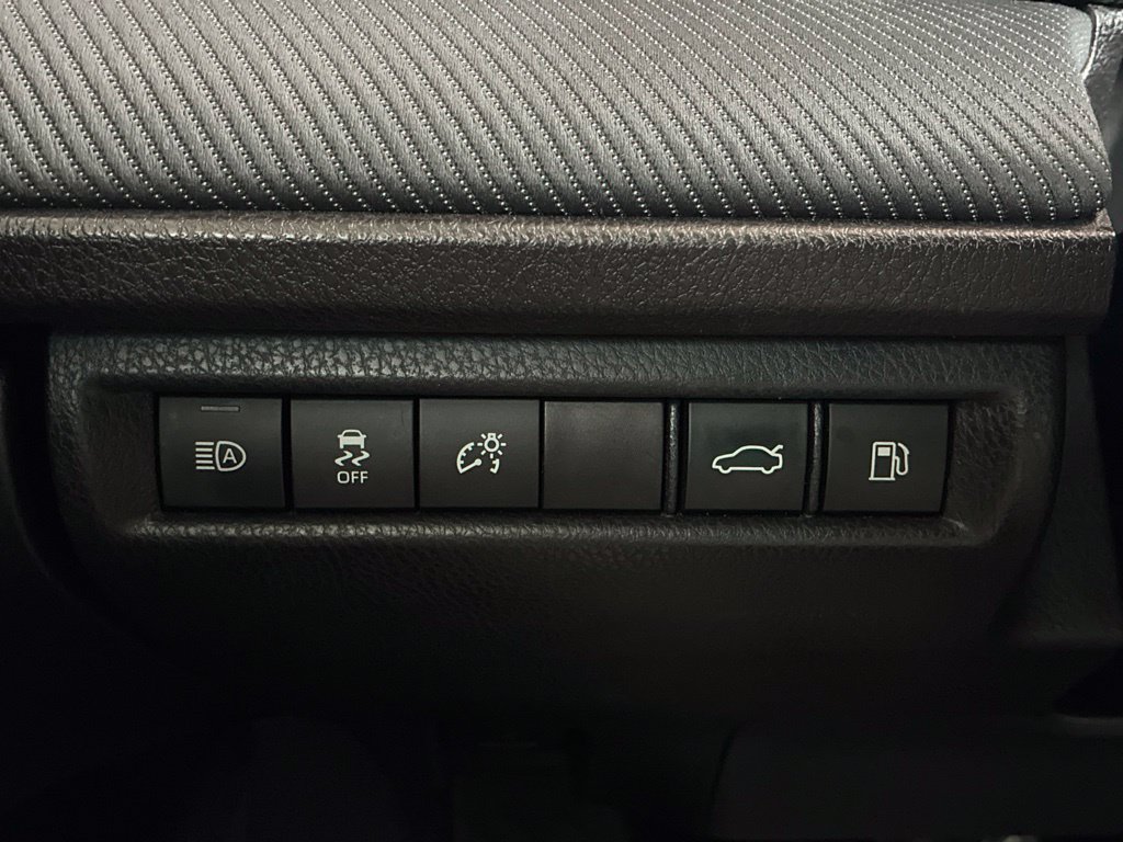 Used 2025 Toyota Camry SE FWD image 31