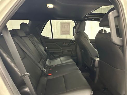 Used 2025 Toyota 4Runner Limited AWD/4WD image 53