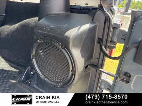 Used 2014 Jeep Wrangler Unlimited Sahara w/ Connectivity Group AWD/4WD image 17