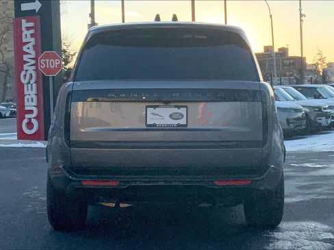 New 2025 Land Rover Range Rover SE image 4