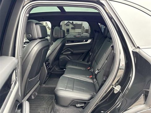 Used 2025 Porsche Cayenne S image 12