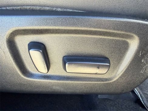 Used 2019 Toyota Highlander XLE image 32