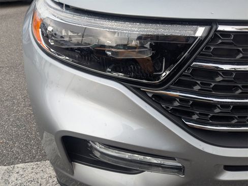 Used 2024 Ford Explorer XLT w/ Equipment Group 202A image 10