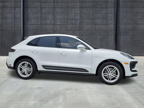 Certified 2023 Porsche Macan AWD/4WD image 7