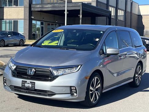 Used 2023 Honda Odyssey Touring image 4