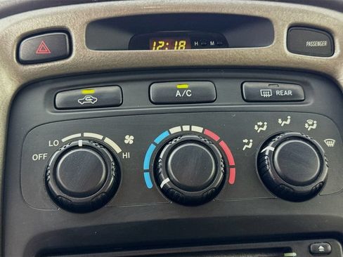Used 2002 Toyota Highlander 2WD V6 w/ Convenience Pkg image 18