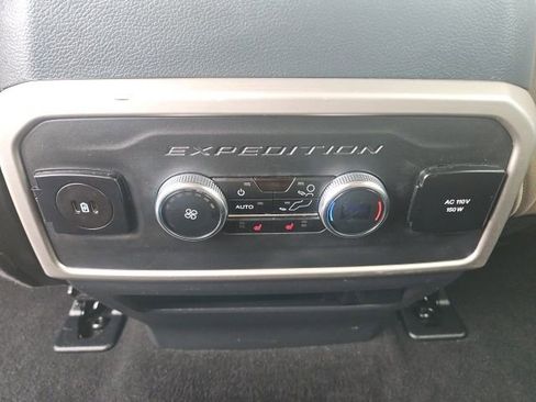 Used 2024 Ford Expedition Limited AWD/4WD image 19