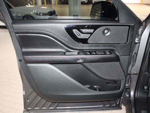 Used 2024 Lincoln Aviator Reserve w/ Equipment Group 201A image 8