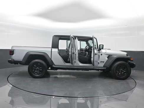 Used 2023 Jeep Gladiator Sport w/ Trailer Tow Package image 27