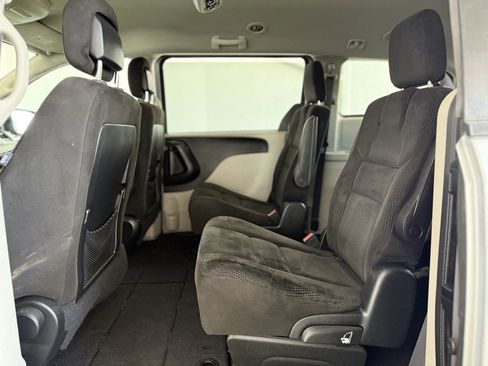 Used 2017 Dodge Grand Caravan SE w/ Power Window Group image 15