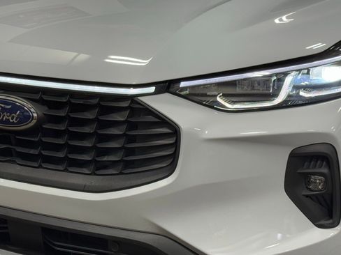 Used 2025 Ford Escape Platinum image 54