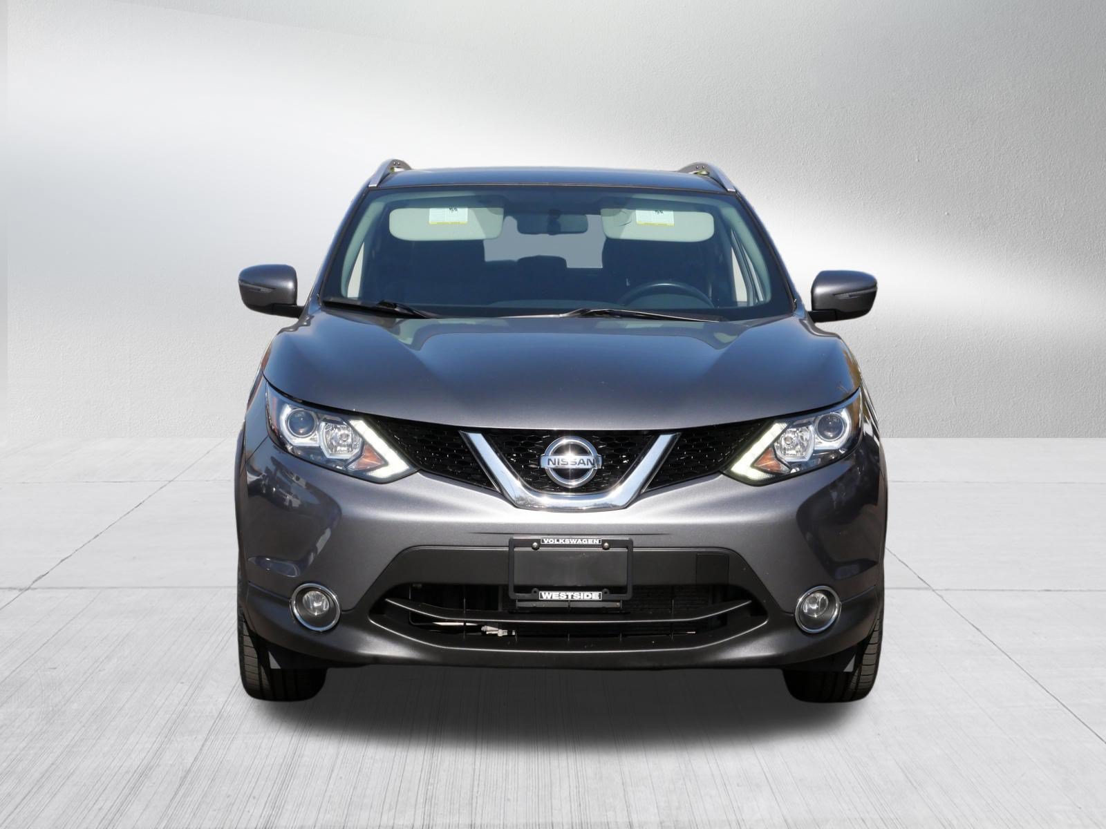 Used 2017 Nissan Rogue Sport SV w/ SV All-Weather Package AWD/4WD image 2