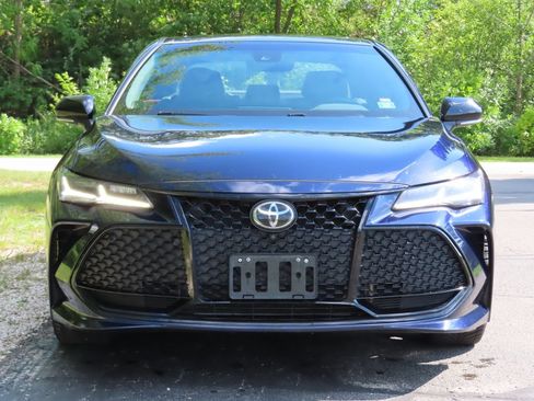 Used 2022 Toyota Avalon Touring w/ Advanced Safety Package FWD image 8