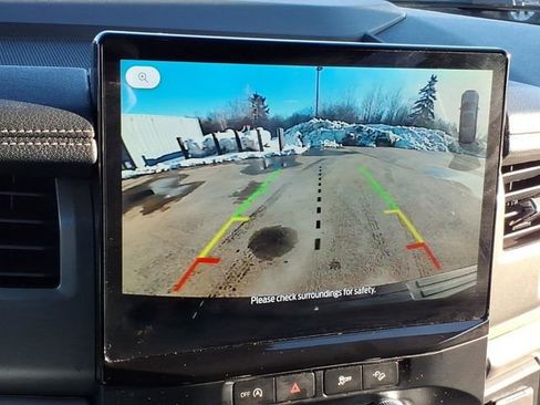 Used 2024 Ford Expedition XLT image 22