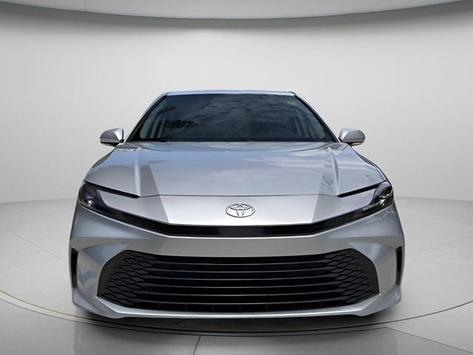Used 2026 Toyota Camry LE FWD image 9
