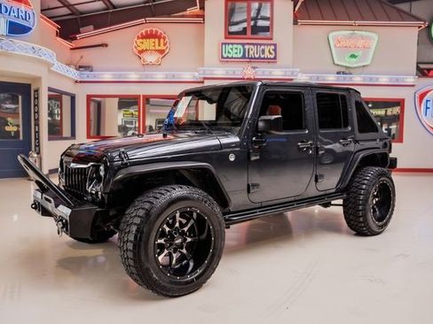 Used 2017 Jeep Wrangler Unlimited Sport image 2