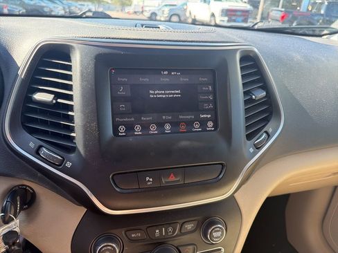 Used 2020 Jeep Cherokee Latitude image 12