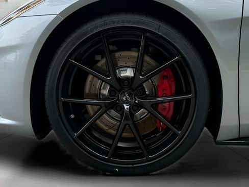 Used 2025 Lotus Emira RWD image 9