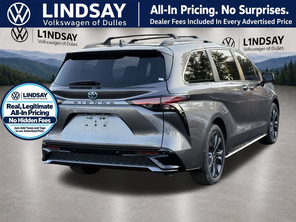 Used 2022 Toyota Sienna XSE w/ XSE Plus Package FWD image 7