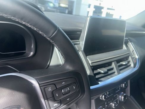 Used 2023 GMC Yukon SLT image 7