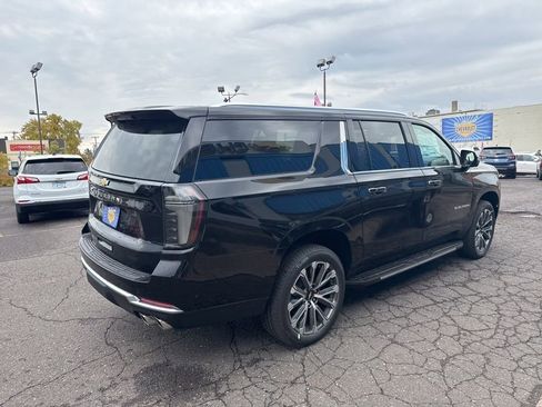 New 2026 Chevrolet Suburban High Country w/ Sun And Tow Package image 6