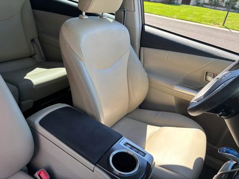 Used 2012 Toyota Prius V Five image 17