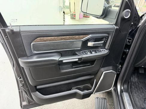 Used 2019 RAM 2500 Laramie AWD/4WD image 18
