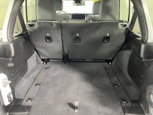 Used 2025 Jeep Wrangler Unlimited Rubicon AWD/4WD image 42