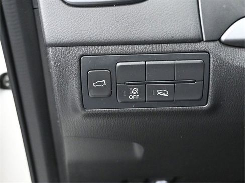 Used 2023 MAZDA CX-9 Touring image 17