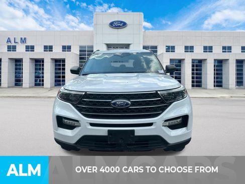 Used 2023 Ford Explorer XLT w/ Equipment Group 202A RWD image 2