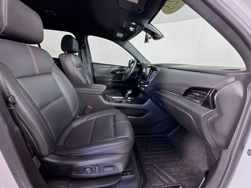 Used 2023 Chevrolet Traverse RS image 31