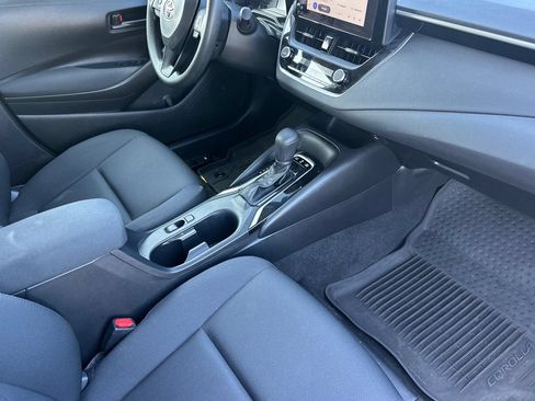 Used 2024 Toyota Corolla LE w/ LE Convenience Package FWD image 19