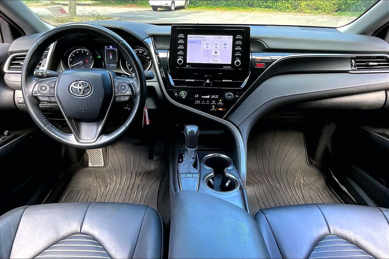 Used 2024 Toyota Camry SE FWD image 7