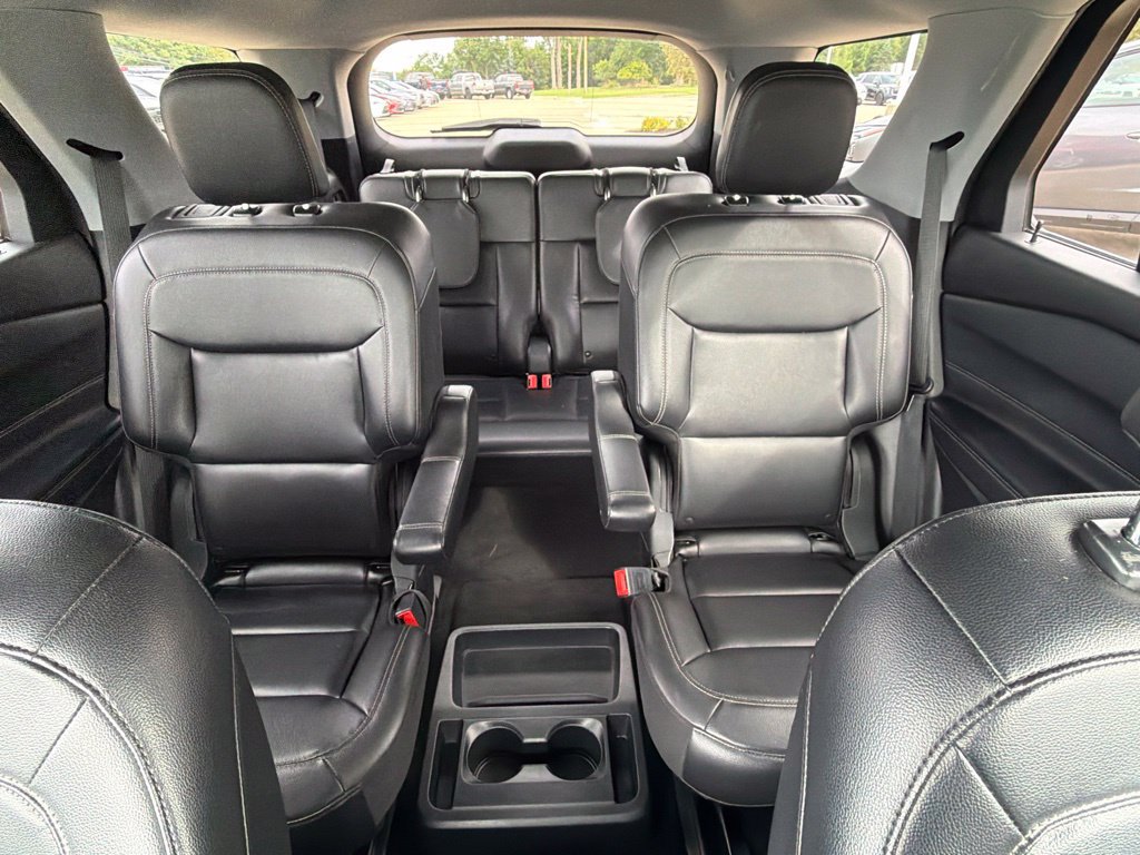 Used 2021 Ford Explorer XLT w/ Equipment Group 202A AWD/4WD image 23