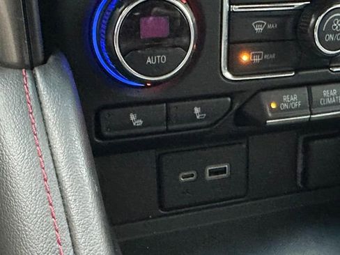 Used 2021 Chevrolet Tahoe RST w/ Luxury Package image 28