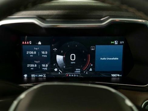 Used 2024 GMC Canyon Denali image 13