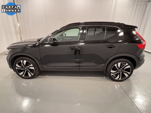 Certified 2025 Volvo XC40 B5 Plus image 9