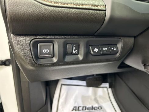 Used 2023 GMC Acadia AT4 image 17