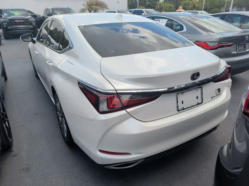 Used 2022 Lexus ES 350 w/ Accessory Package 2 FWD image 4