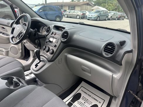 Used 2007 Kia Rondo EX image 11