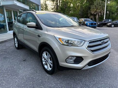 Used 2017 Ford Escape SE w/ SE Leather Comfort Package image 7
