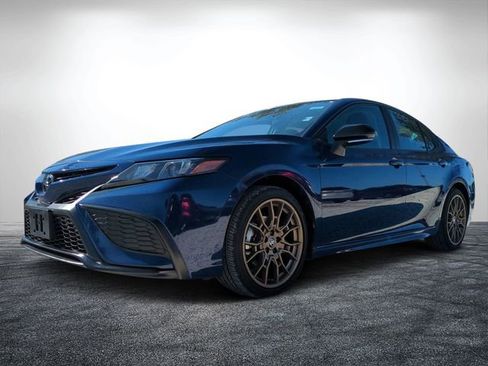 Used 2024 Toyota Camry SE image 8