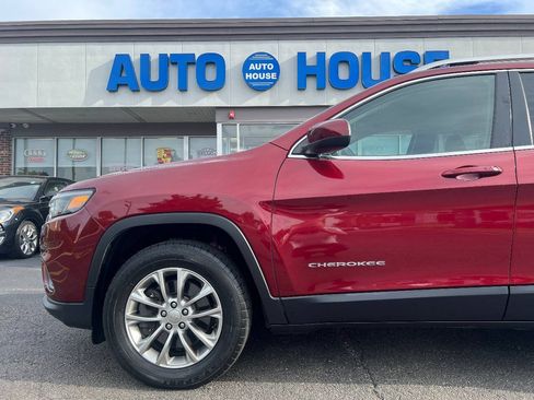 Used 2019 Jeep Cherokee Latitude Plus AWD/4WD image 39
