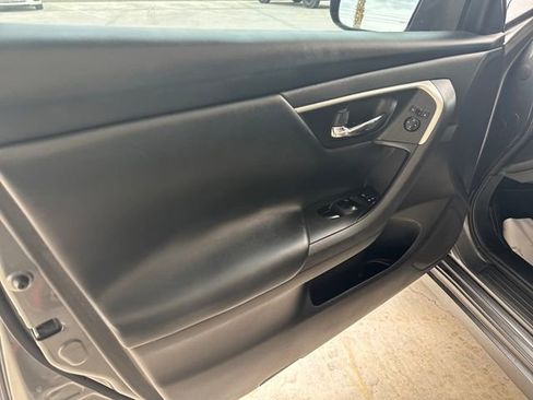 Used 2016 Nissan Altima 2.5 S w/ Power Driver Seat Package image 10