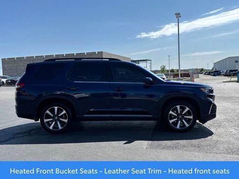 Used 2025 Honda Pilot Touring image 7