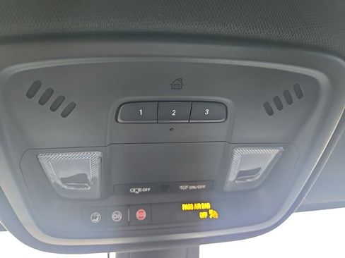 Used 2022 Chevrolet Traverse RS image 66