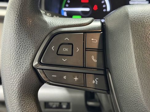 Used 2024 Toyota Sienna LE FWD image 24