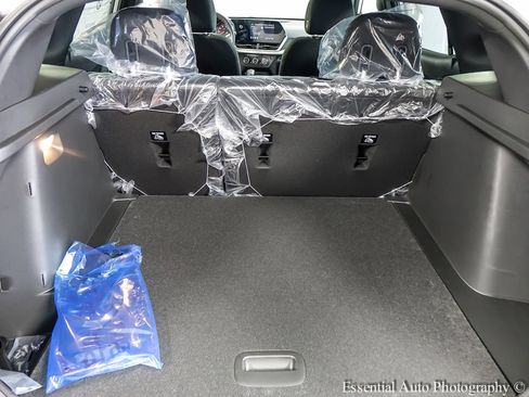 New 2026 Chevrolet Trax RS w/ Sunroof Package FWD image 17