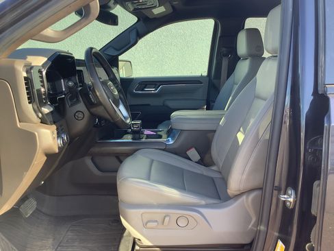 Used 2024 GMC Sierra 1500 SLT w/ SLT Premium Plus Package AWD/4WD image 9