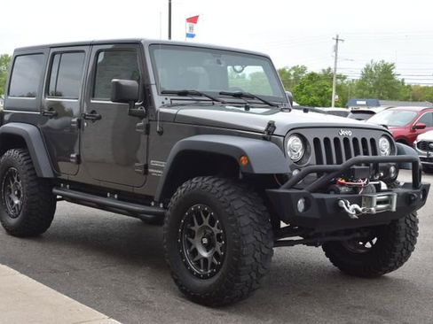 Used 2017 Jeep Wrangler Unlimited Sport w/ Quick Order Package 24S AWD/4WD image 10